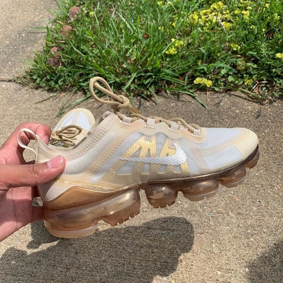 nike air vapormax 2019 white gold